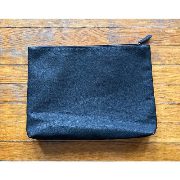 FREE PEOPLE Large Black Faux Leather Textured Pouch - Picture 6 of 9